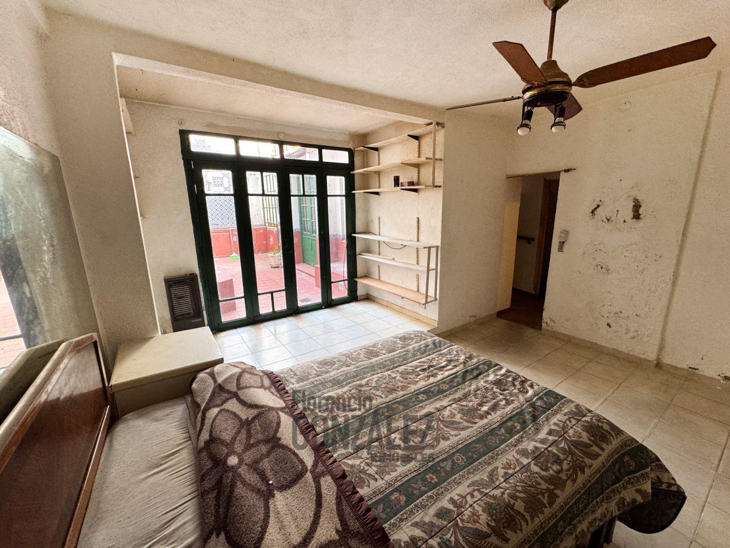 Foto de VENTA PH 5 AMB. PB AL FRENTE EN ONCE ENTRADA DOBLE PATIO Y TERRAZA MUY, imagen 2