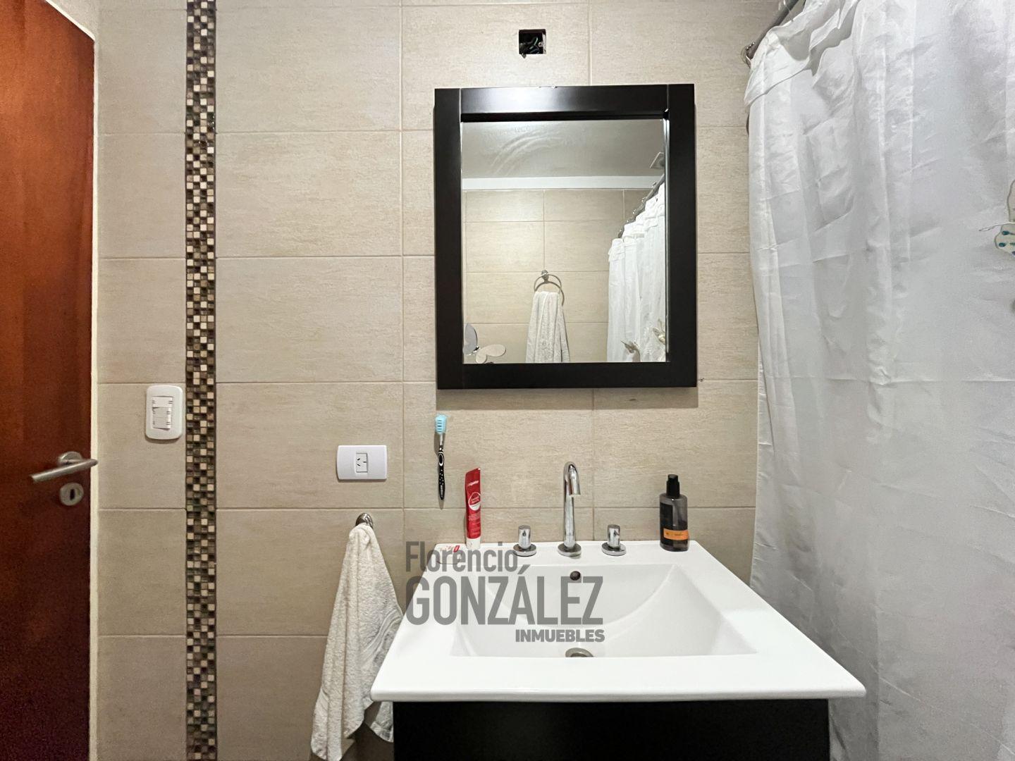 Foto de Amplio y comodo departamento 2 ambientes sobre av alberdi, imagen 4