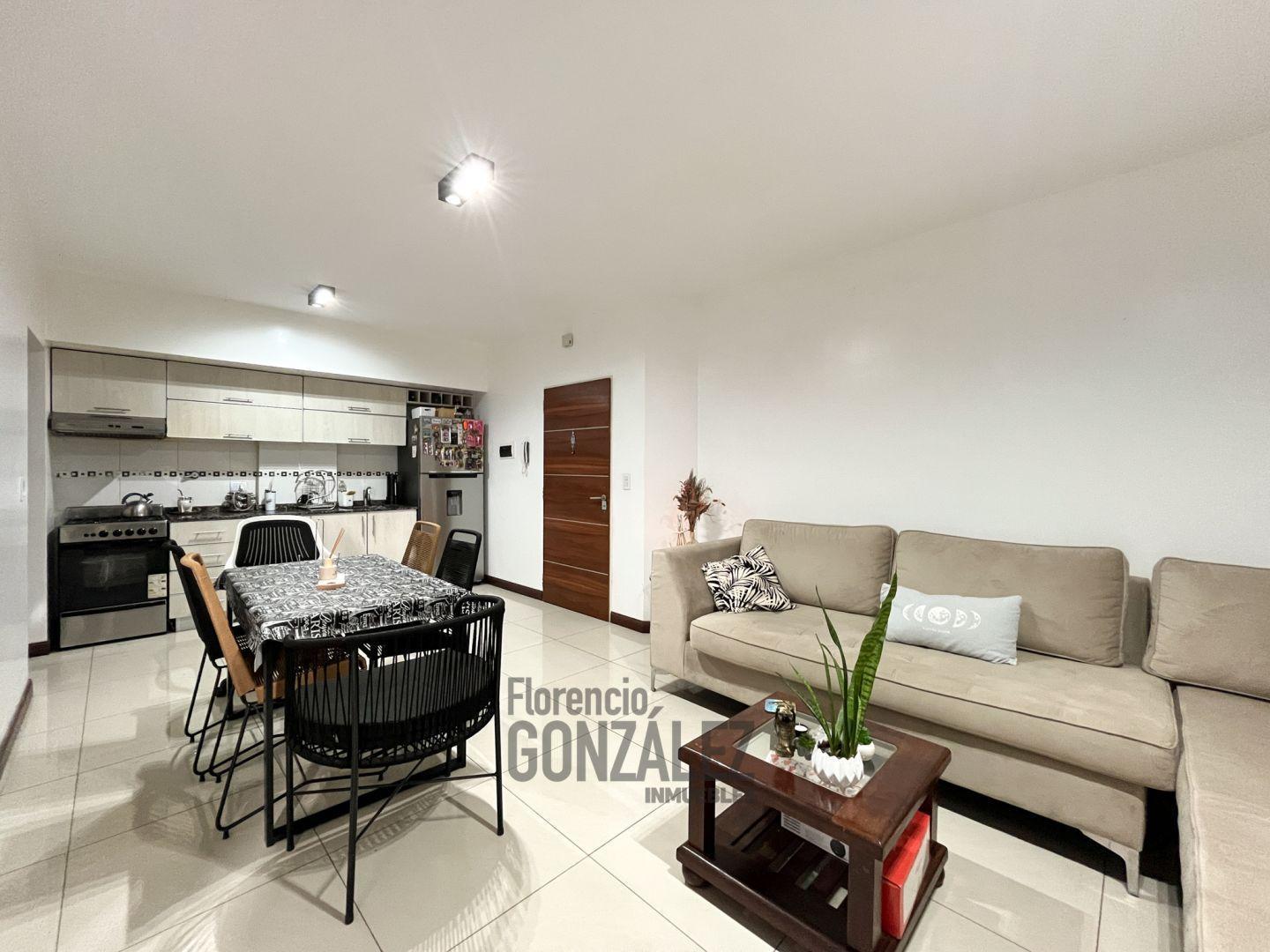 Foto de Amplio y comodo departamento 2 ambientes sobre av alberdi, imagen 3