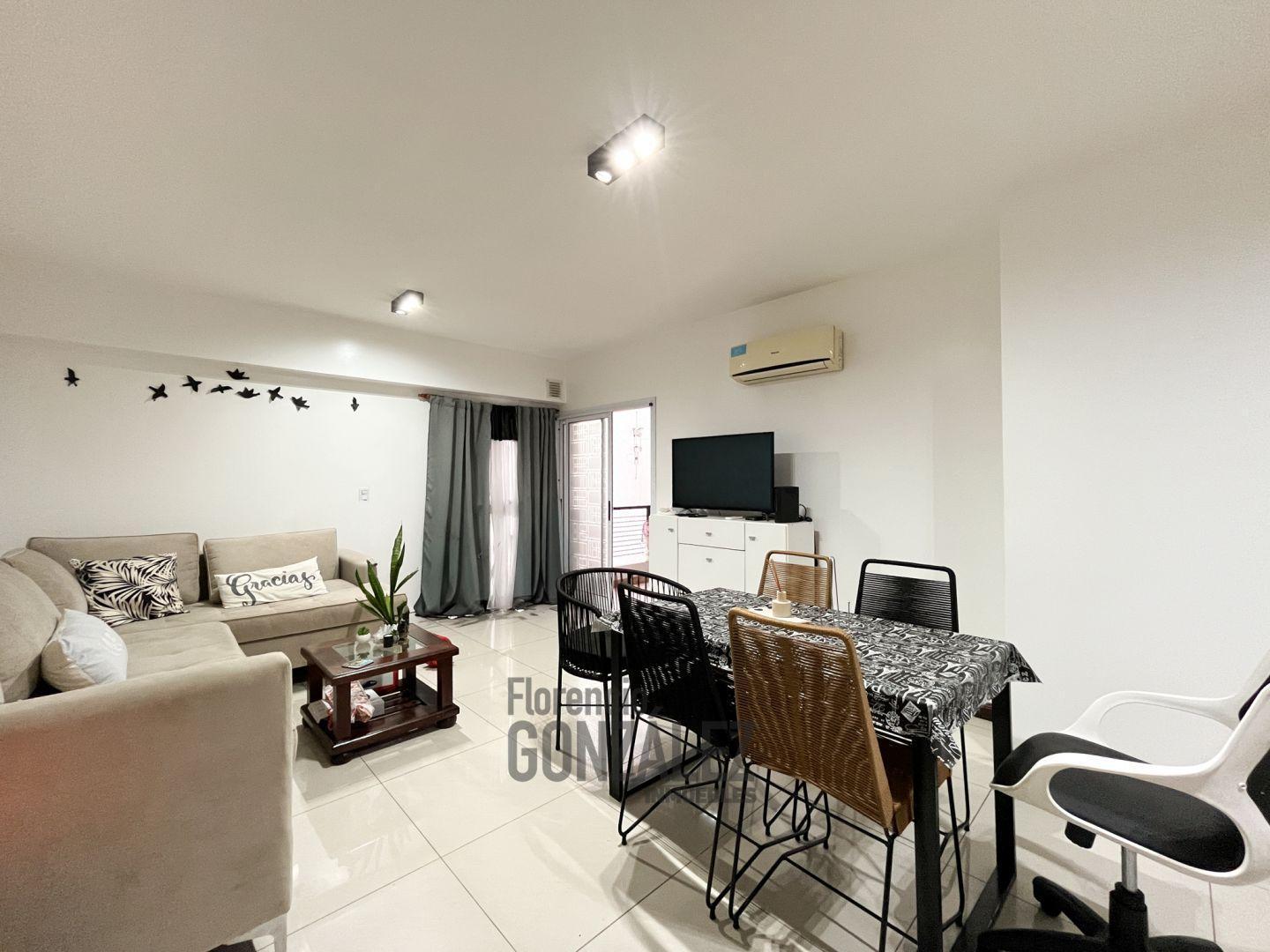 Foto de Amplio y comodo departamento 2 ambientes sobre av alberdi, imagen 2