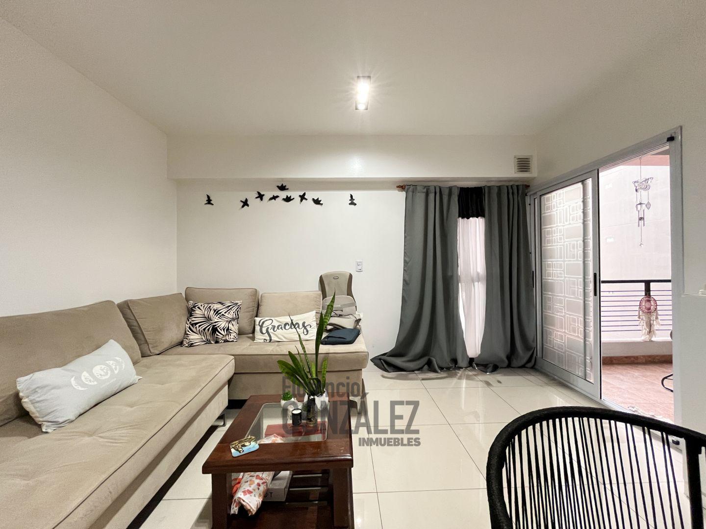 Foto de Amplio y comodo departamento 2 ambientes sobre av alberdi, imagen 1