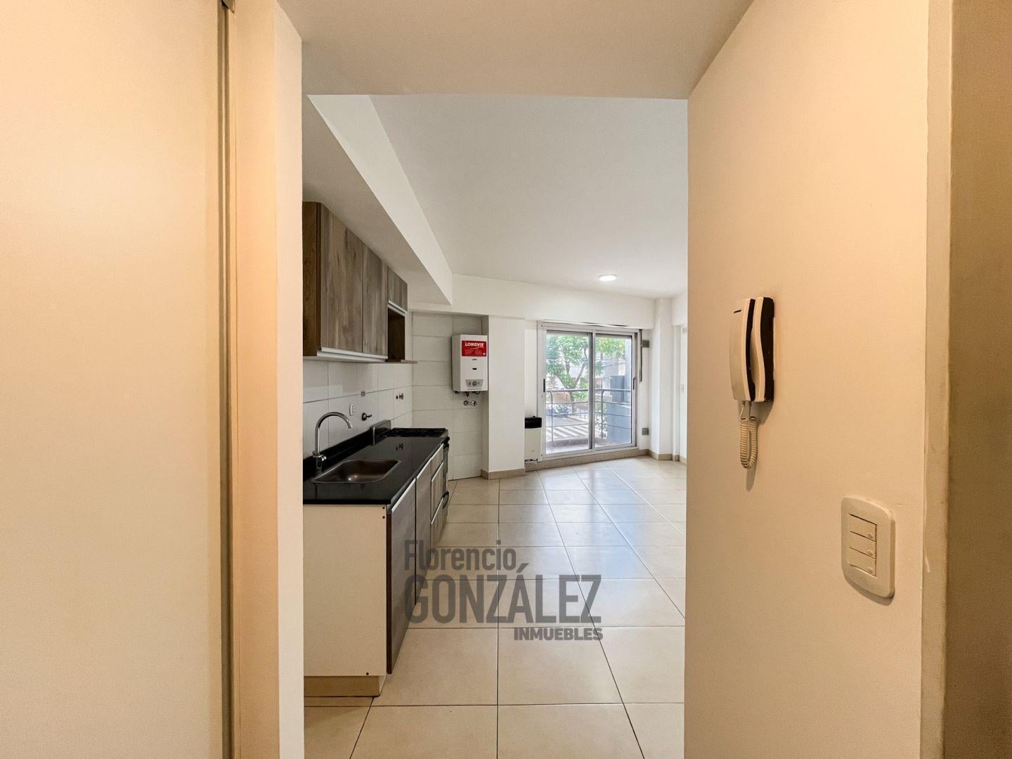 Foto de VENTA DE DEPTO MONOAMBIENTE EN FLORESTA, imagen 1