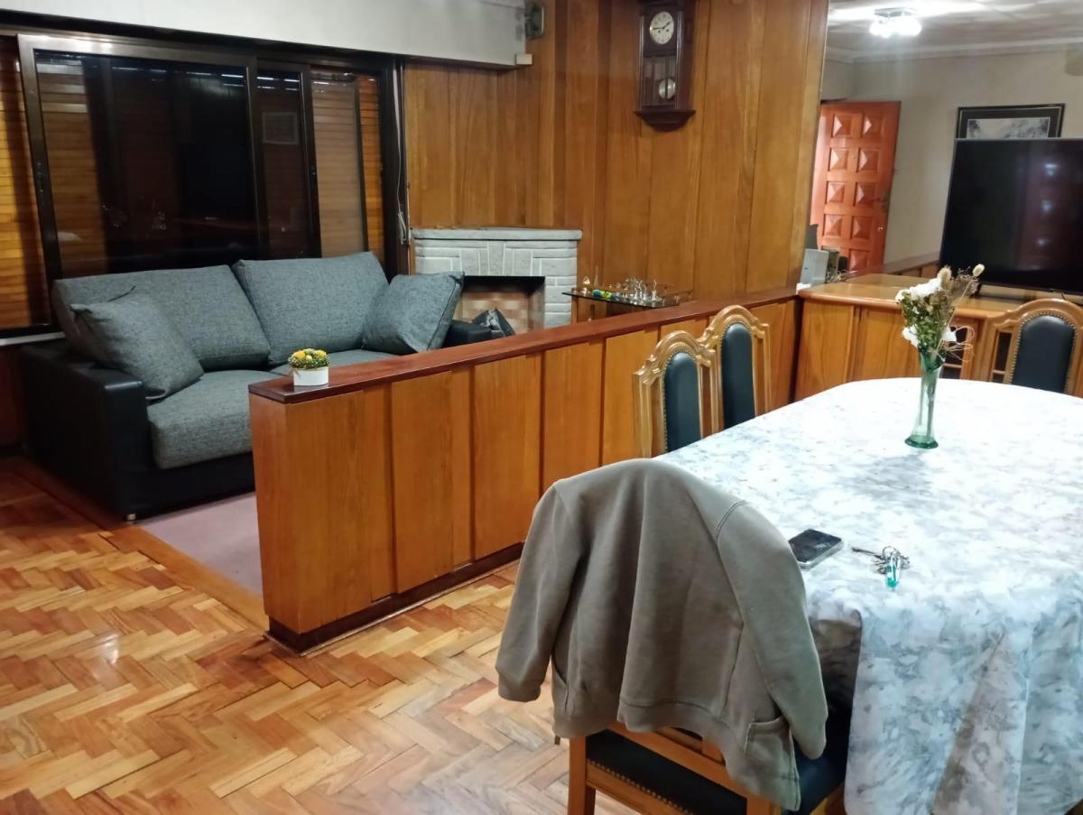 Foto de RETASADA!!!! HERMOSA CASA 4 AMB. APTO CRÉDITO C/COCHERA QUINCHO TERRAZA, imagen 3