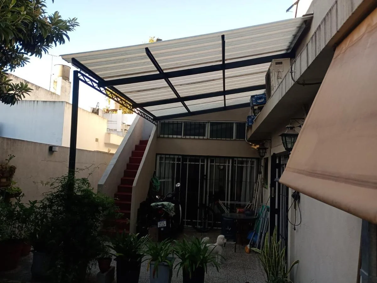 Hermoso y Amplio PH de 3 Amb con Fondo y Terraza Pola Al 500 Liniers 1