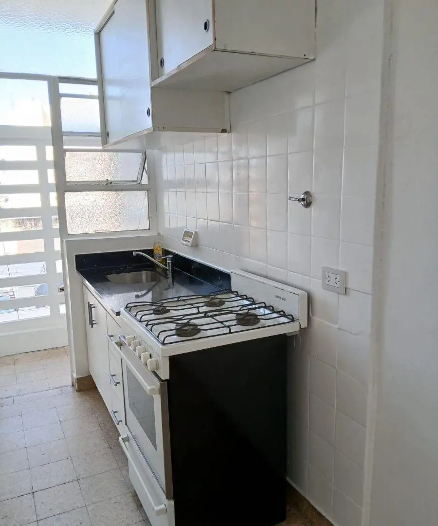 ALQUILER CÓMODO MONOAMBIENTE CON AMPLÍA BAULERA TIMOTEO GORDILLO 15 LINIERS 3