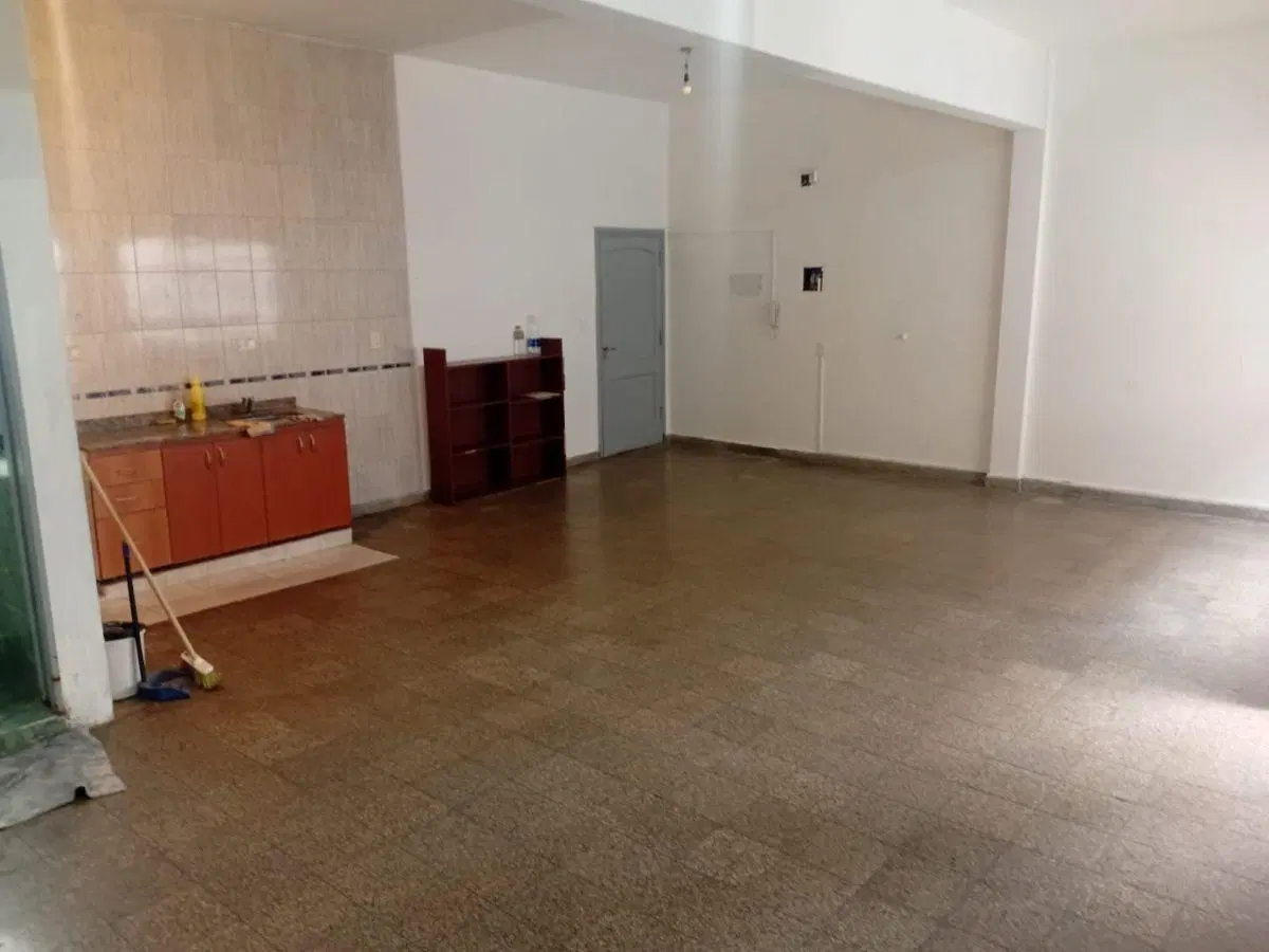 ALQUILER AMPLIO PH 1º PISO POR ESCALERA FONROUGE Y AV. DIRECTORIO 2