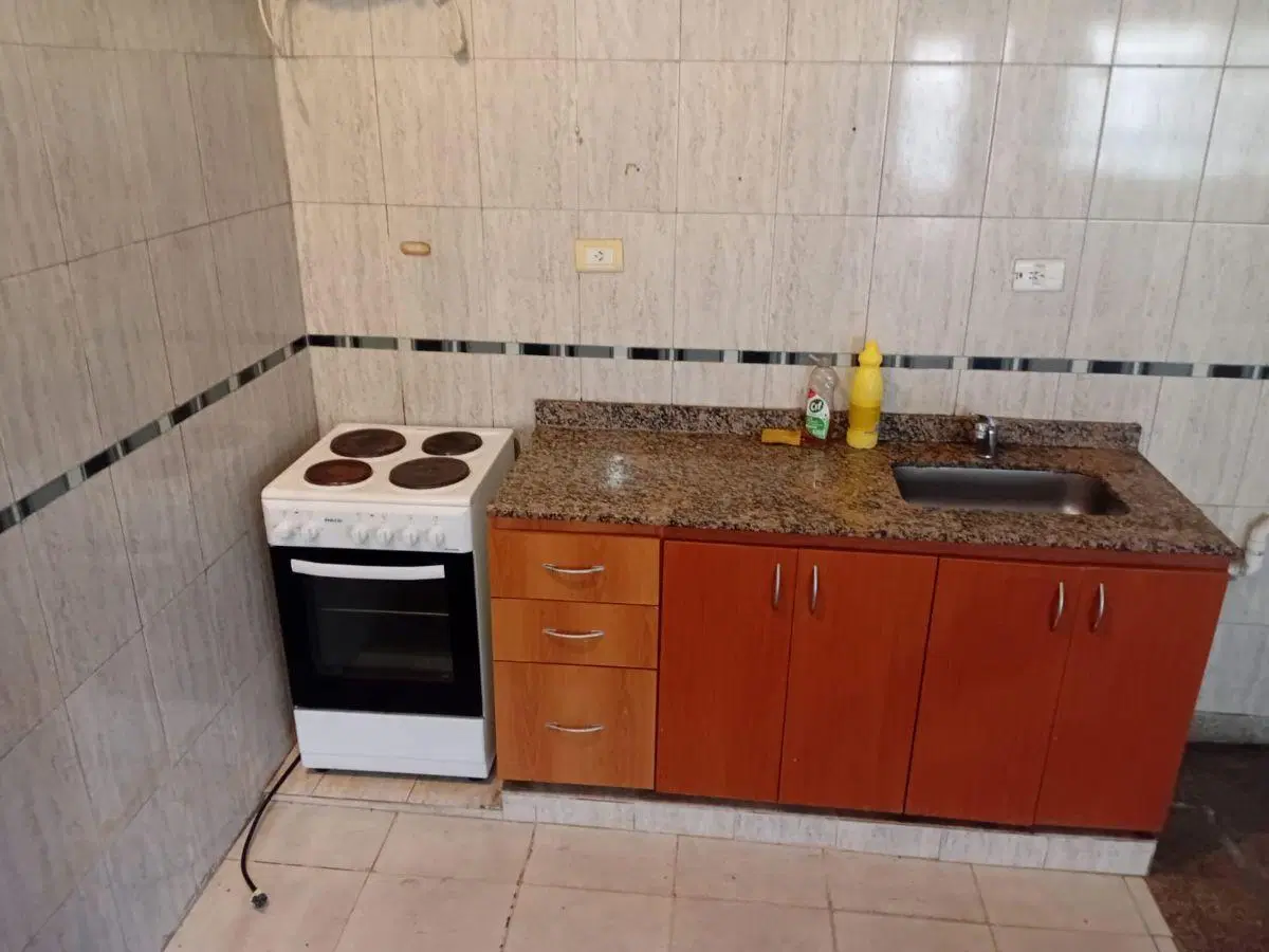 ALQUILER AMPLIO PH 1º PISO POR ESCALERA FONROUGE Y AV. DIRECTORIO 3