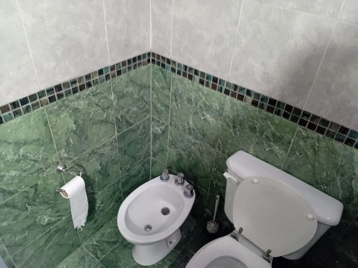 ALQUILER AMPLIO PH 1º PISO POR ESCALERA FONROUGE Y AV. DIRECTORIO 5