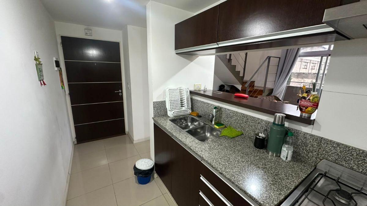 Foto de Hermoso departamento 2 ambientes en complejo multifamiliar con pileta, imagen 3
