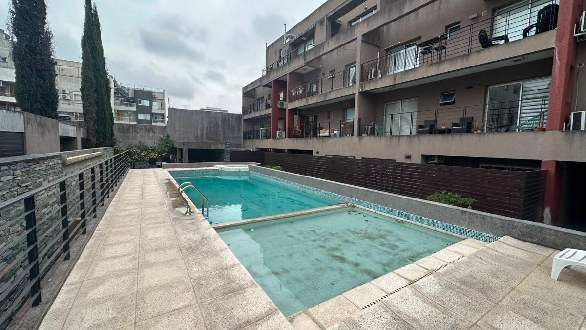 Foto de Hermoso departamento 2 ambientes en complejo multifamiliar con pileta, imagen 1