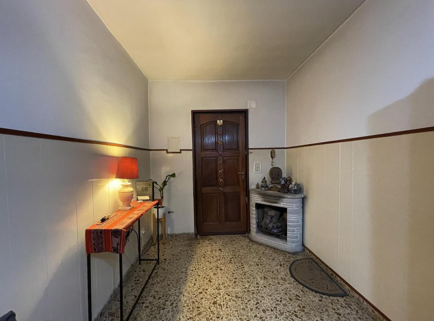 VENTA- PH al frente con garage en Bernal