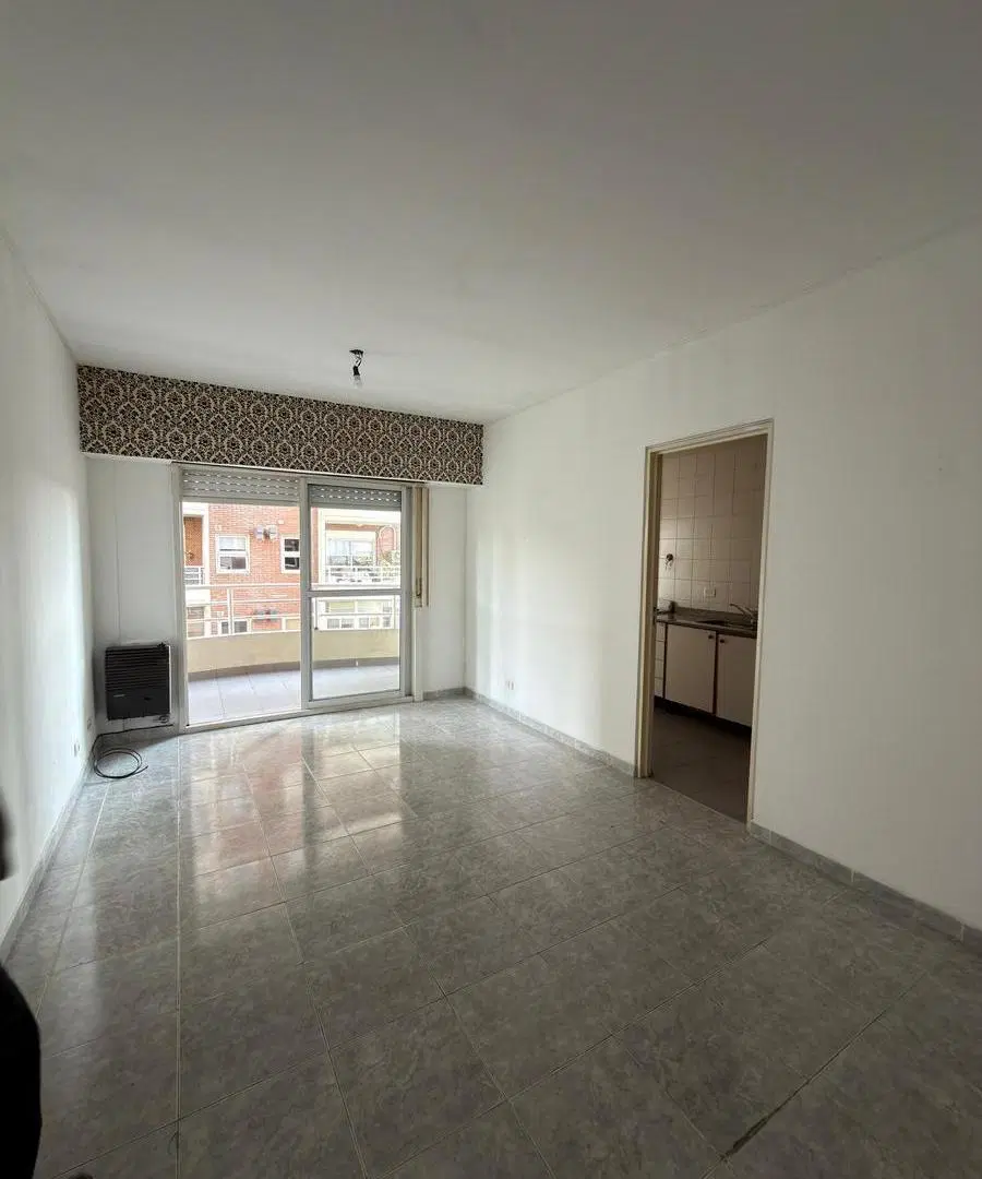 Alquiler - Departamento 2 ambientes en Bernal 1