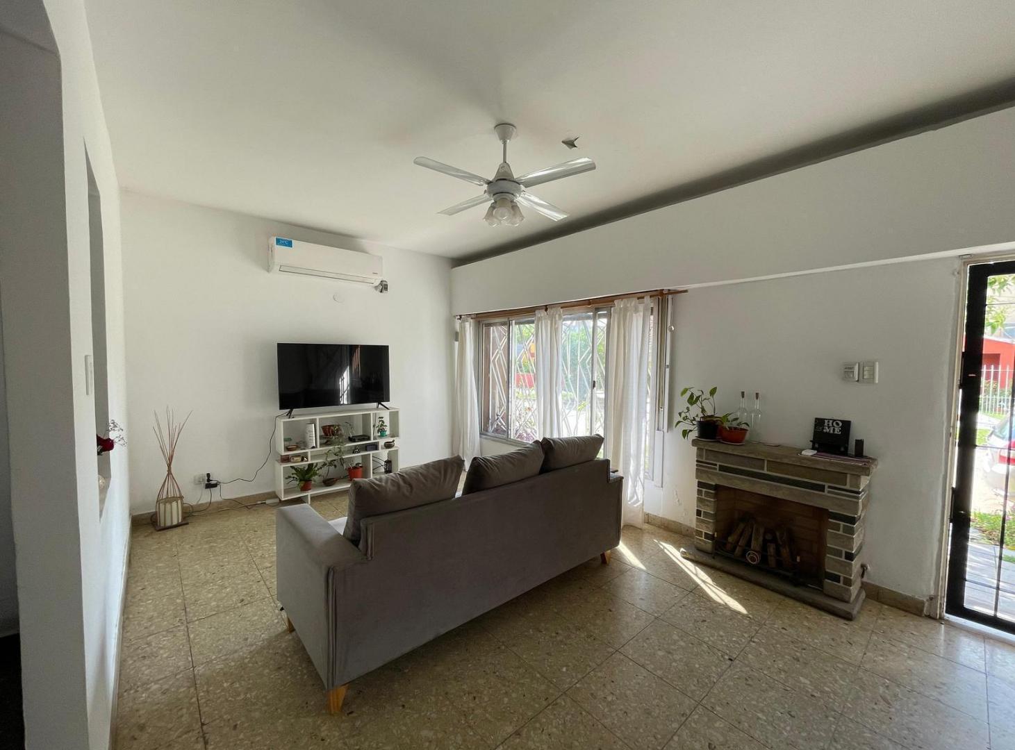Foto de Casa para 2 familias - Quilmes Oeste, imagen 2