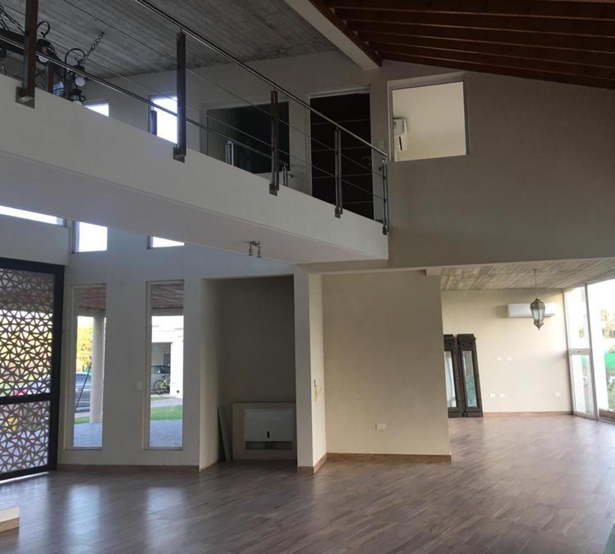 Haras Santa Maria, Casa en Venta.