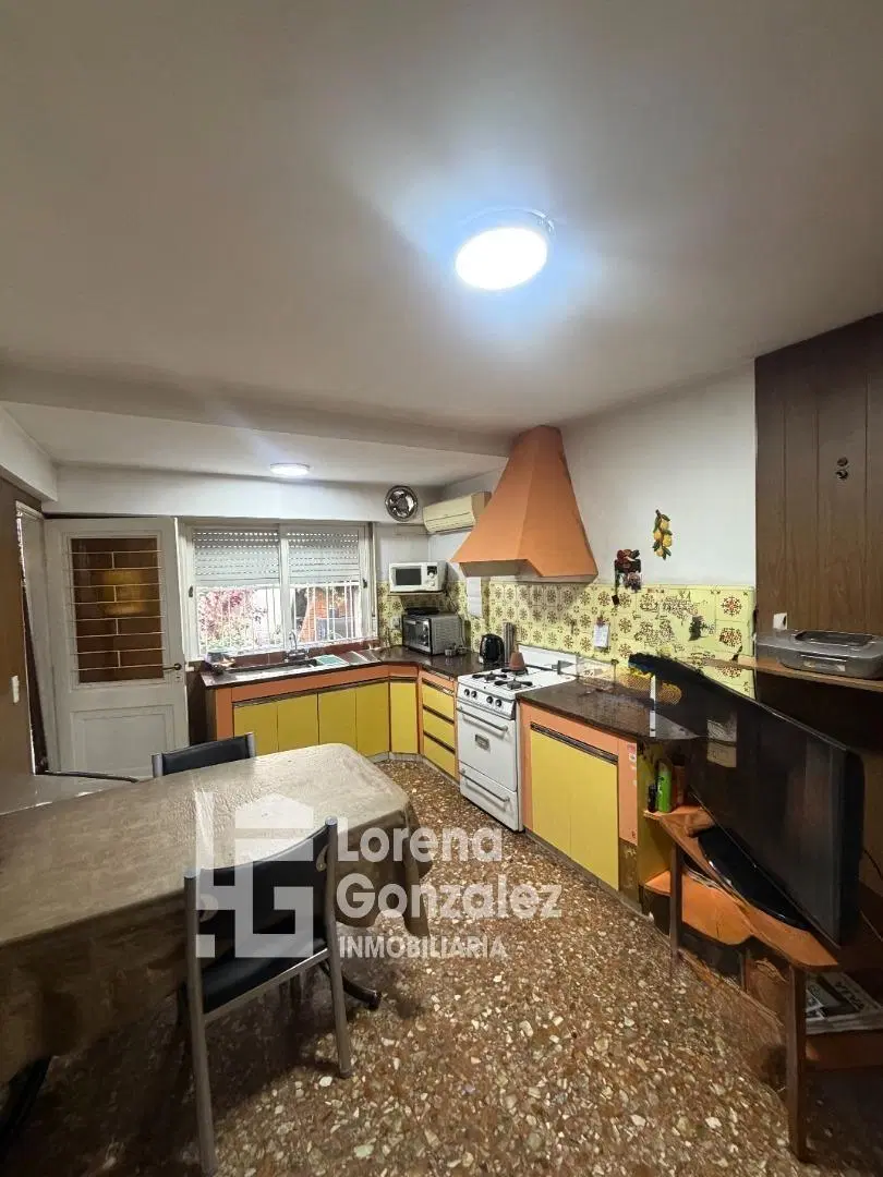 Casa en venta, tres dormitorios, Castelar, Moron 2
