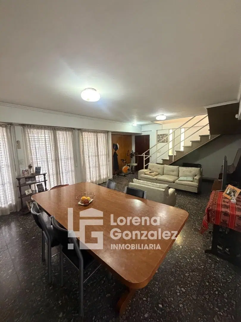 Casa en venta, tres dormitorios, Castelar, Moron 5