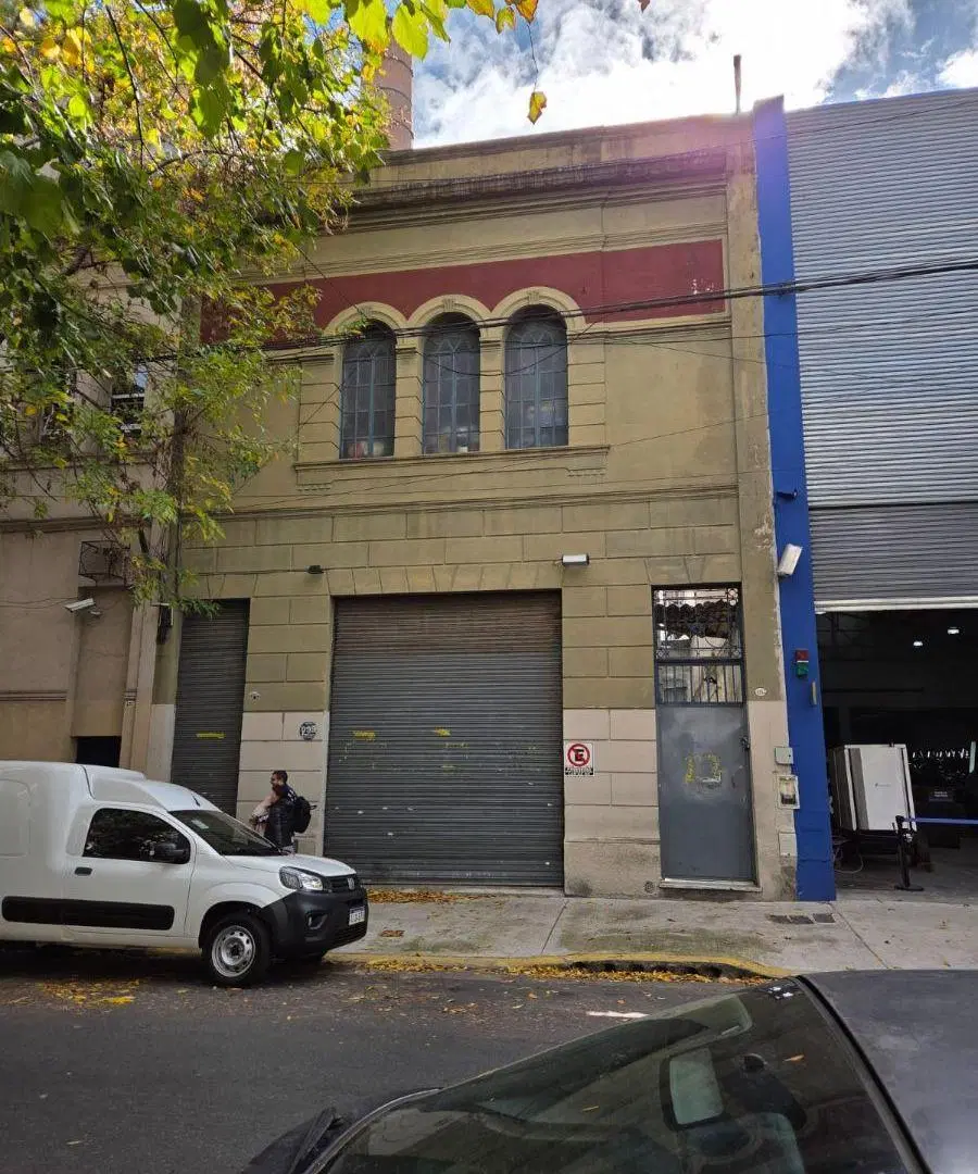 VENTA PROPIEDAD EN LOTE PROPIO APTO DESARROLLO ACTUALMENTE DEPÓSITO 3