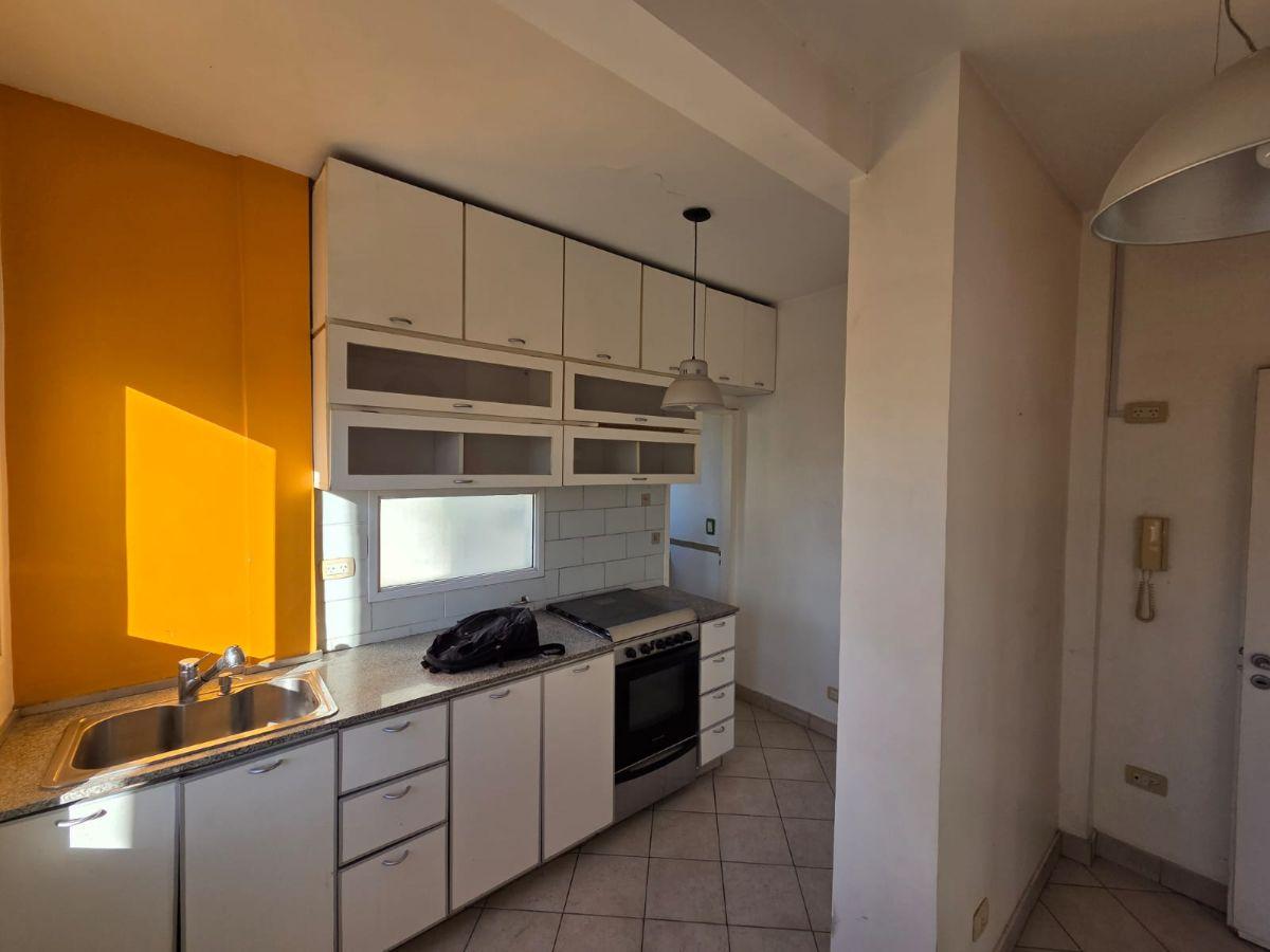 Foto de OPORTUNIDAD VENTA DEPARTAMENTO TRES AMBIENTES PASO Y AV RIVADAVIA, imagen 5