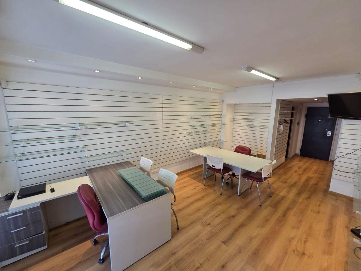 Foto de VENTA UN AMBIENTE CON COCHERA- VIVIENDA U OFICINA BARTOLOME MITRE AL, imagen 1