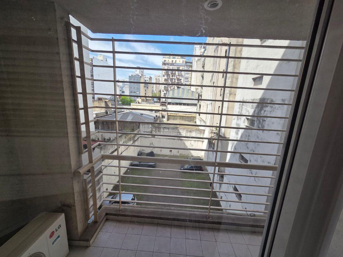 Foto de VENTA UN AMBIENTE CON COCHERA- VIVIENDA U OFICINA BARTOLOME MITRE AL, imagen 2