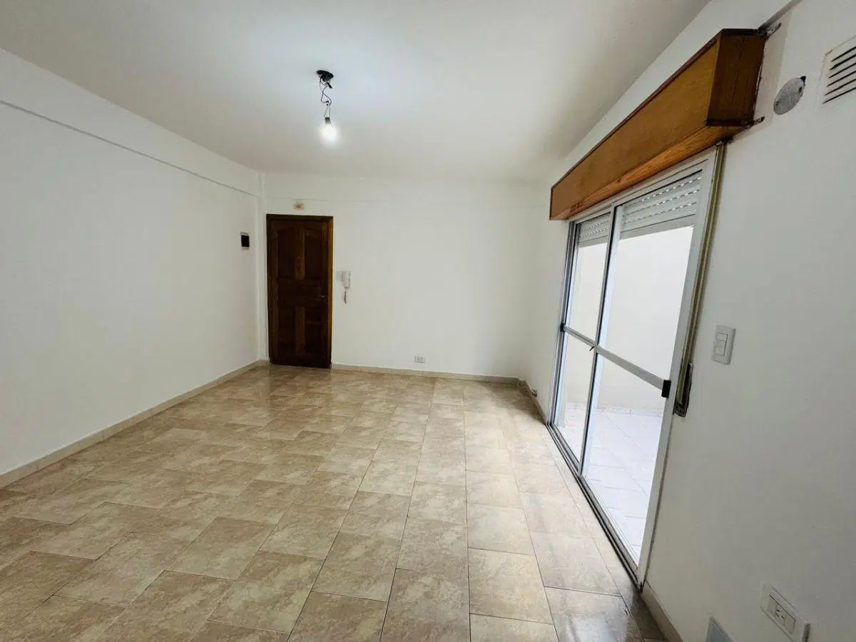 Hermoso dos ambientes en Planta baja con patio 5