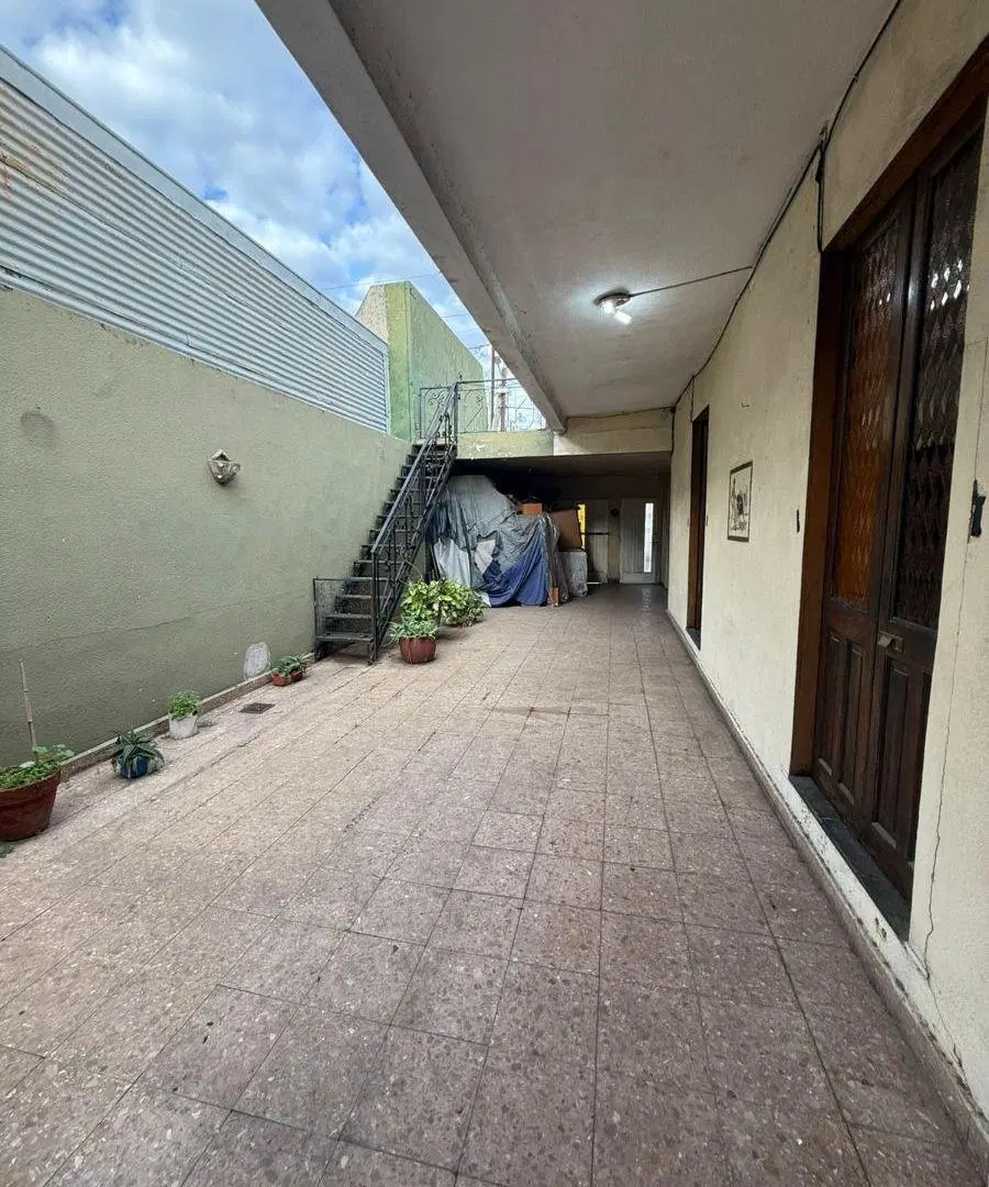 Casa amplia con dos patios y tres habitaciones 3