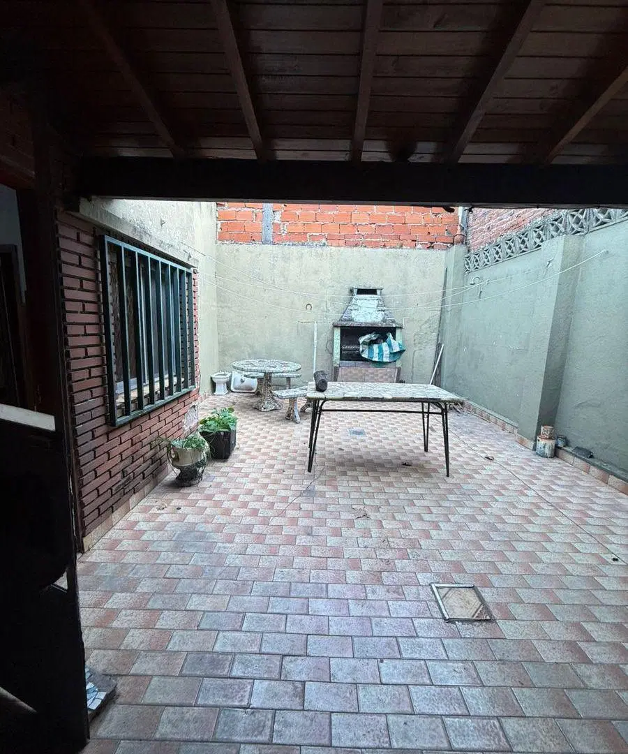 Casa amplia con dos patios y tres habitaciones 4