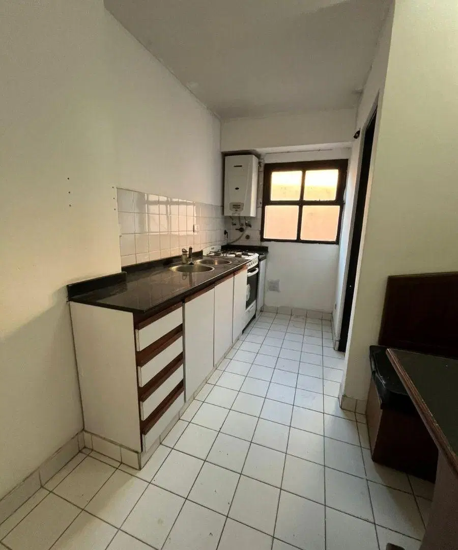 Departamento de dos ambientes con balcón en Piñeyro 2