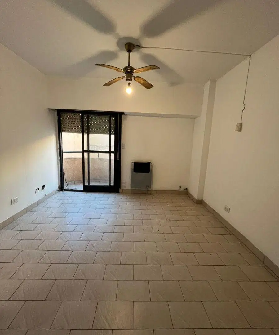 Departamento de dos ambientes con balcón en Piñeyro 1