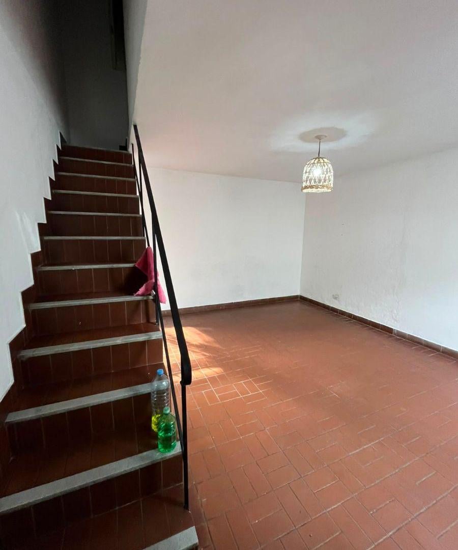 Foto de PH tipo duplex con patio en Piñeyro, cercano a Avenida Hipólito Yrigoyen, imagen 5