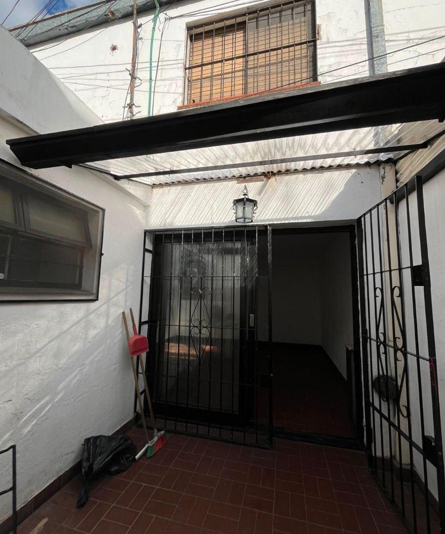 Foto de PH tipo duplex con patio en Piñeyro, cercano a Avenida Hipólito Yrigoyen, imagen 4