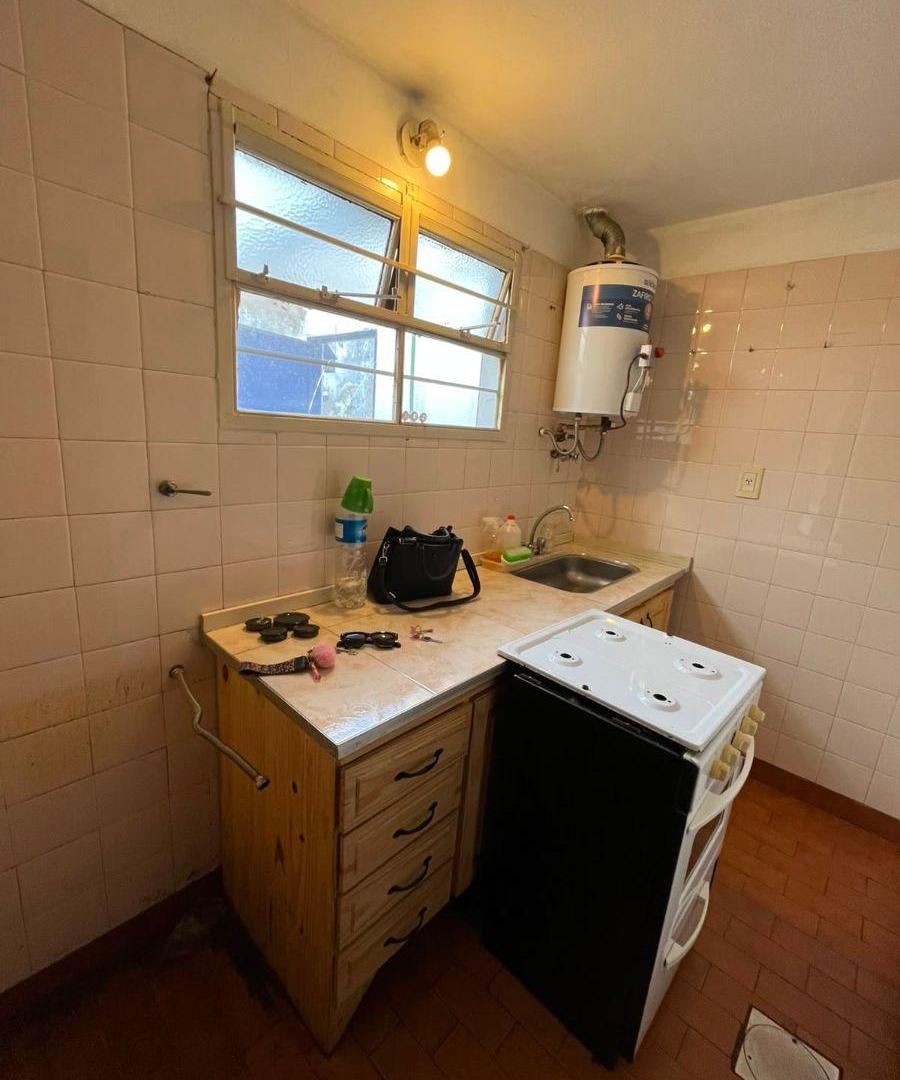 Foto de PH tipo duplex con patio en Piñeyro, cercano a Avenida Hipólito Yrigoyen, imagen 3