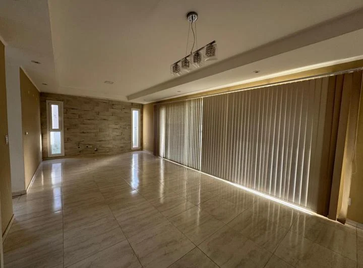 Casa 3 dorm y pileta en Barrio cerrado La Castellana 1