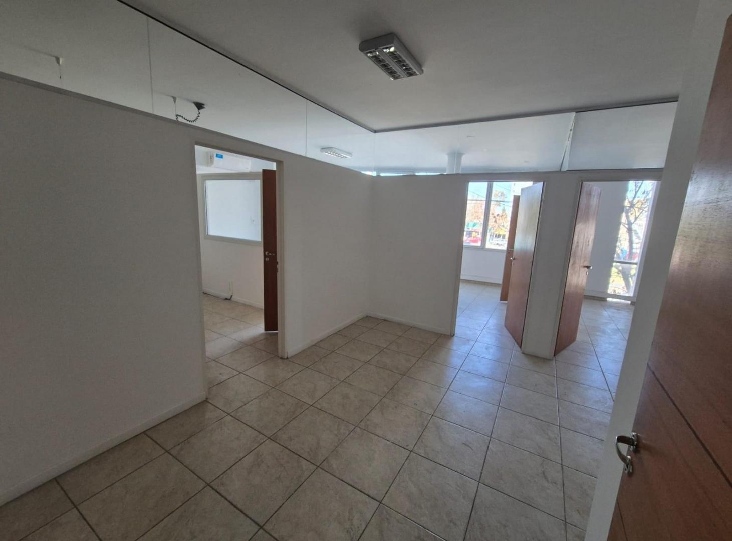 Foto de Alquiler de Oficinas centro General Roca, imagen 1