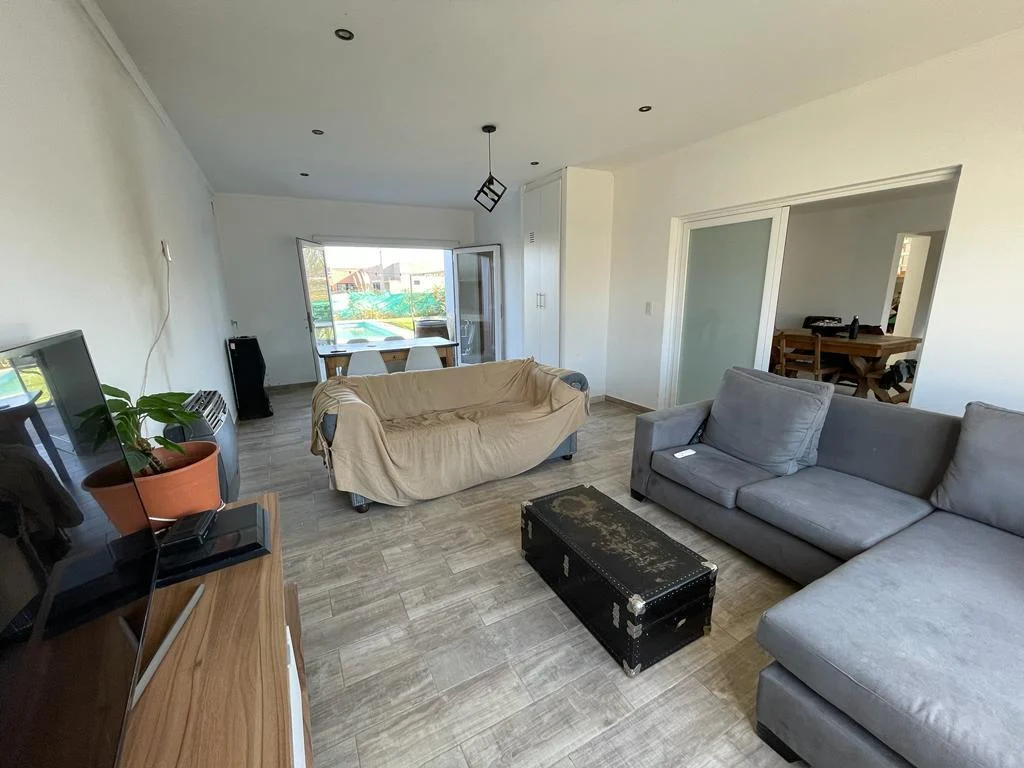 Foto de Casa en VENTA de 3 dorm. barrio Bodega Sol del Valle, Gral. Roca, imagen 4