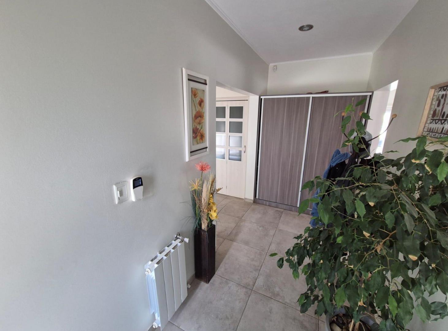 Foto de Se VENDE casa 2 dorm, La Campigna, Gral. Roca, imagen 1