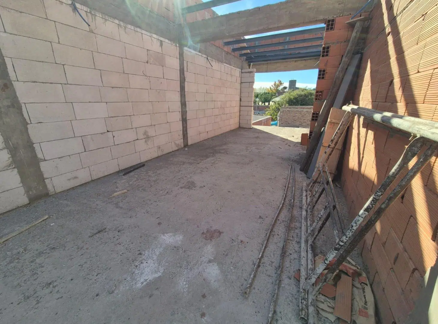 Se VENDE depto  un dorm. en pozo, centro, General Roca 3