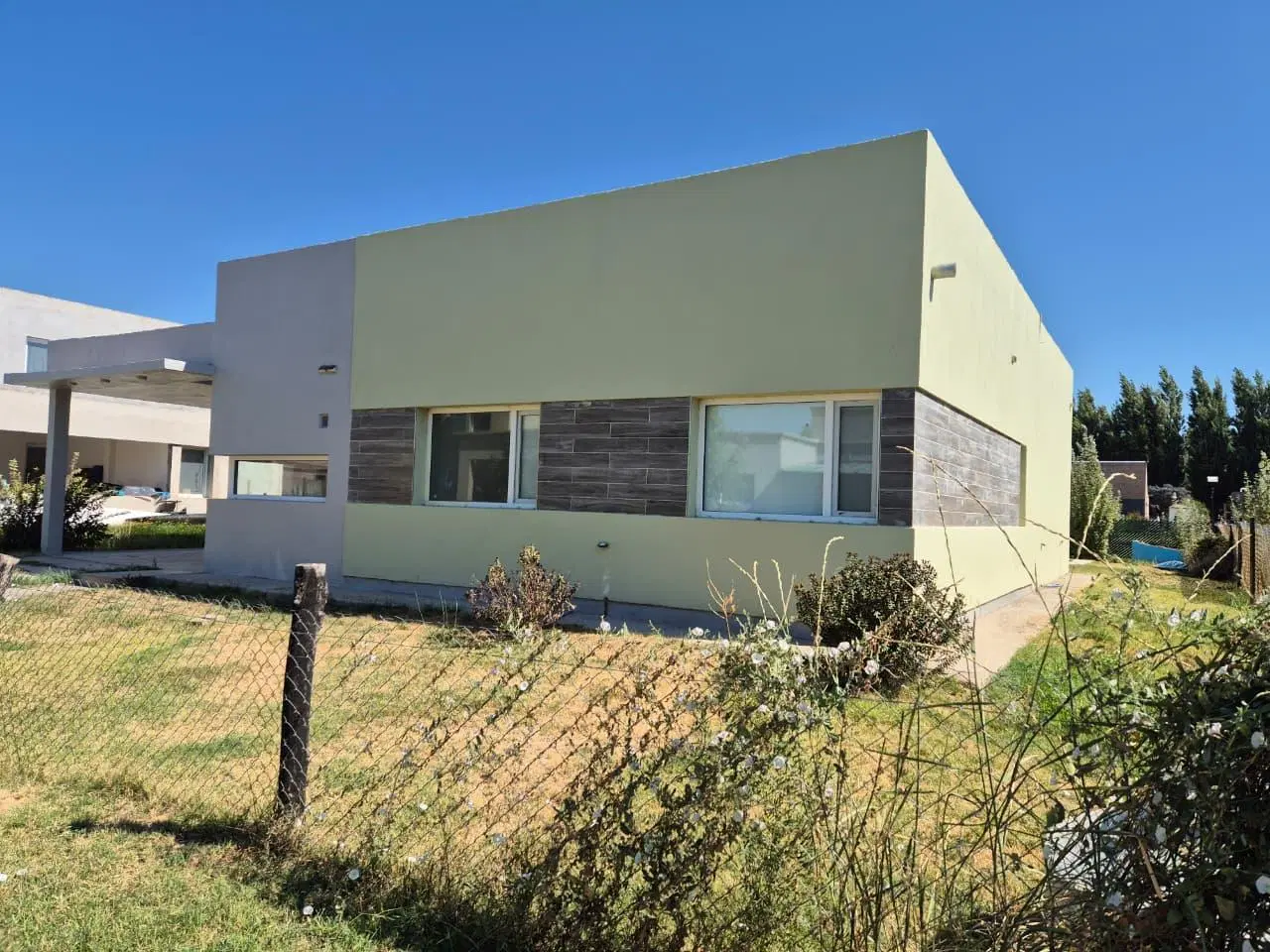 Alquiler Casa 3 dorm y pileta, Barrio Cerrado La Castellana, Neuquen 1