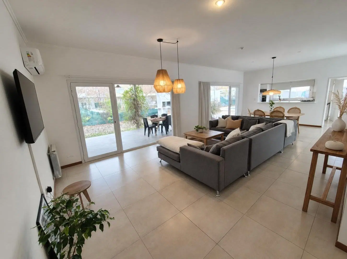 Se VENDE casa 3 dorm. Barrio La Pedrera, General Roca 2