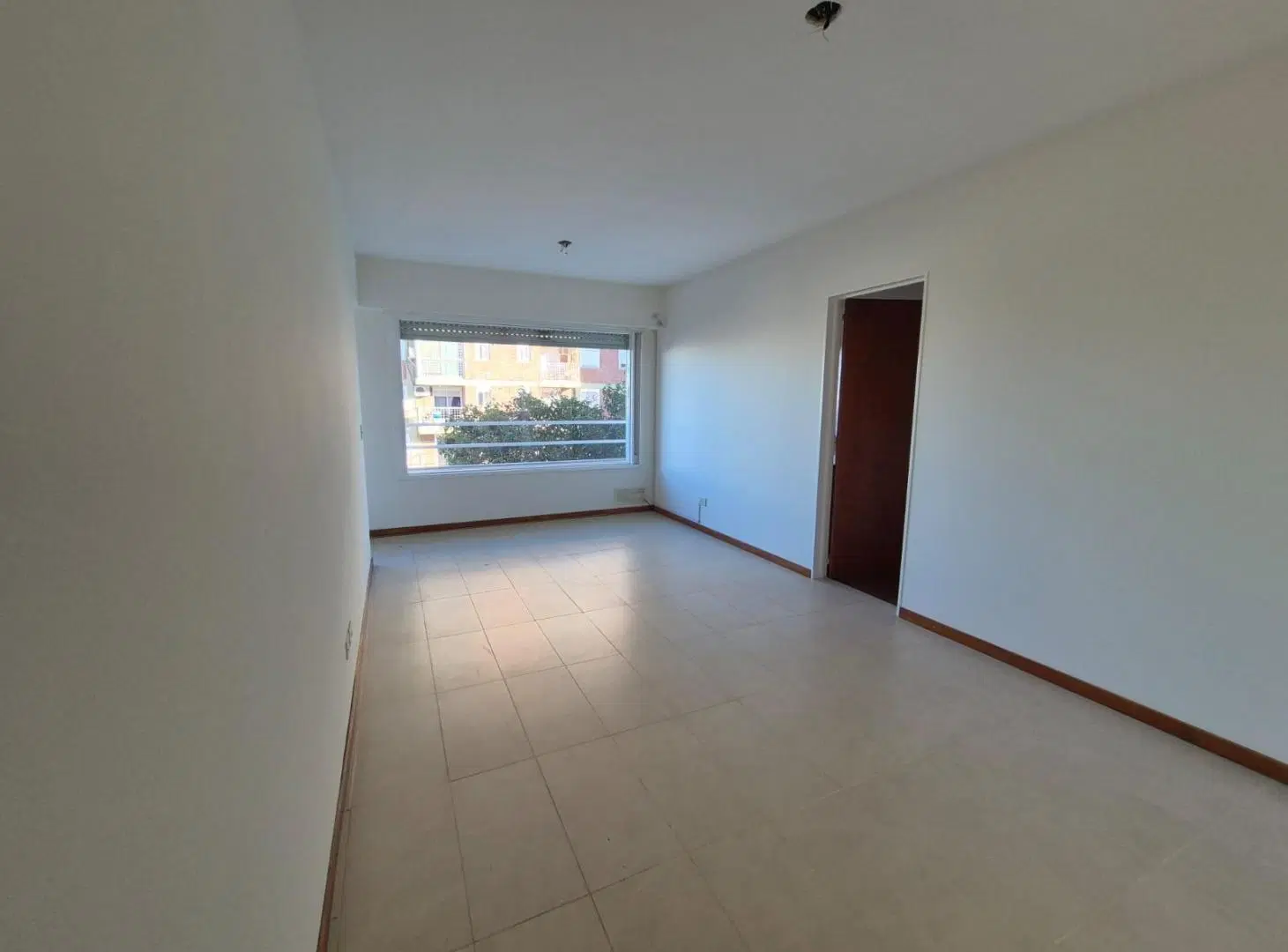 Alquiler depto 1 dorm c/ cochera y balcon, zona centro, Neuquen 1