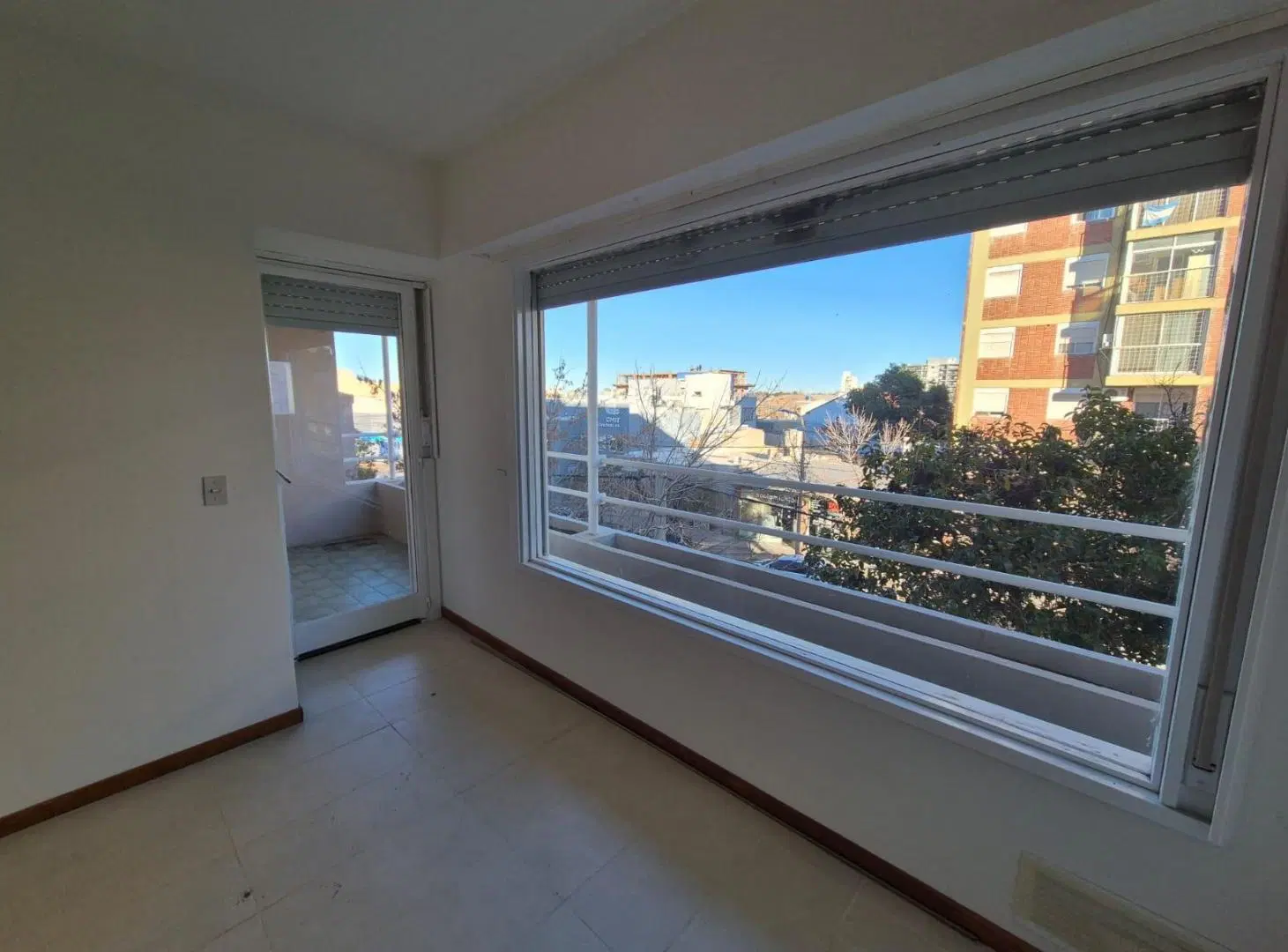 Alquiler depto 1 dorm c/ cochera y balcon, zona centro, Neuquen 2