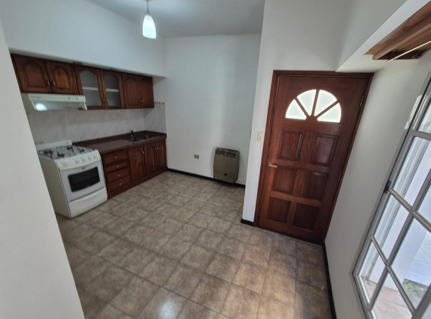 Foto de ALQUILA depto 1dorm. céntrico, Gral Roca, imagen 5