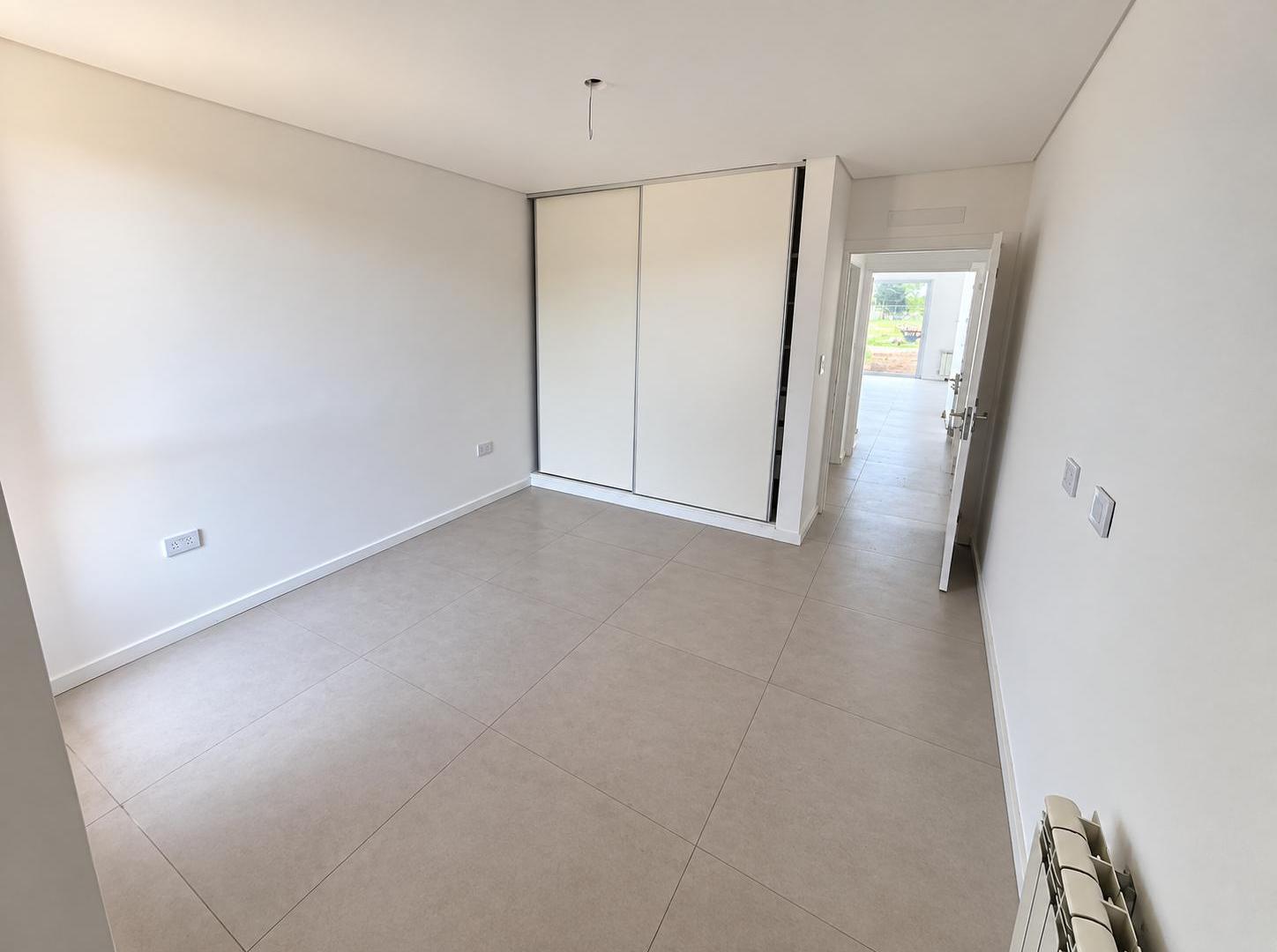 Foto de Casa en VENTA 2 dormitorios, B° La Toscana, General Roca, imagen 2