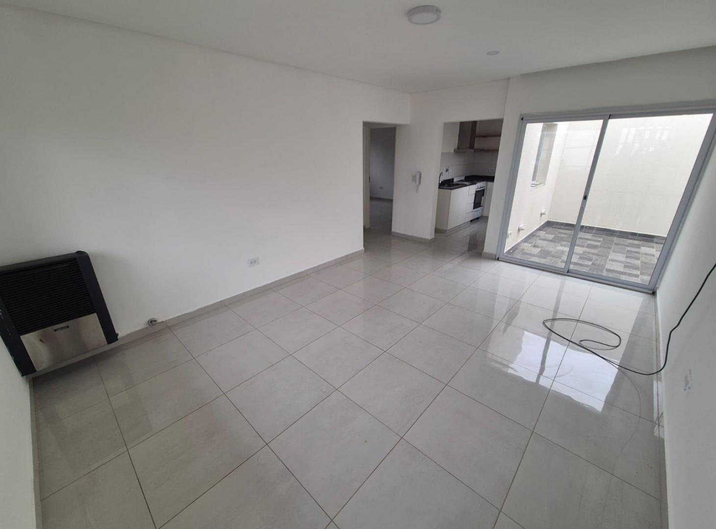 ALQUILA depto 2 dorm. céntrico, Gral Roca