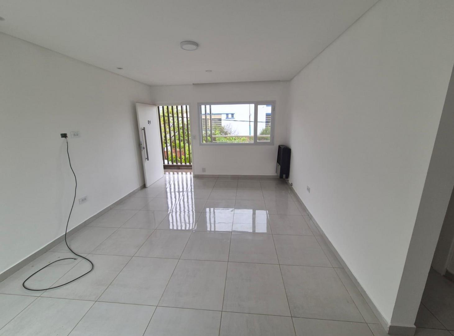 Foto de ALQUILA depto 2 dorm. céntrico, Gral Roca, imagen 2