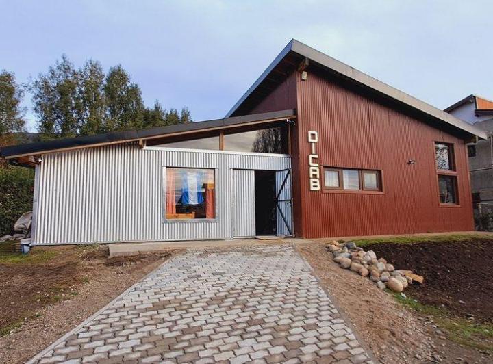 ESTUDIO DE ARTE+CASA 5 AMB+DEPTO 3 AMB+PISCINA 3