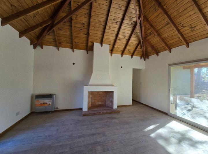 CASA EN VENTA 3 DORM - DOS VALLES 5