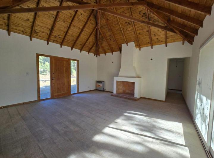 CASA EN VENTA 3 DORM - DOS VALLES 2