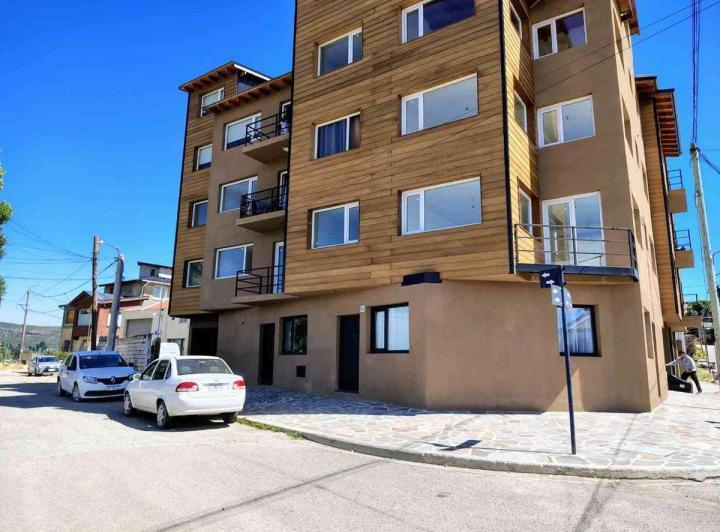 Alquiler semi permanente centrico c/ vista al lago 1
