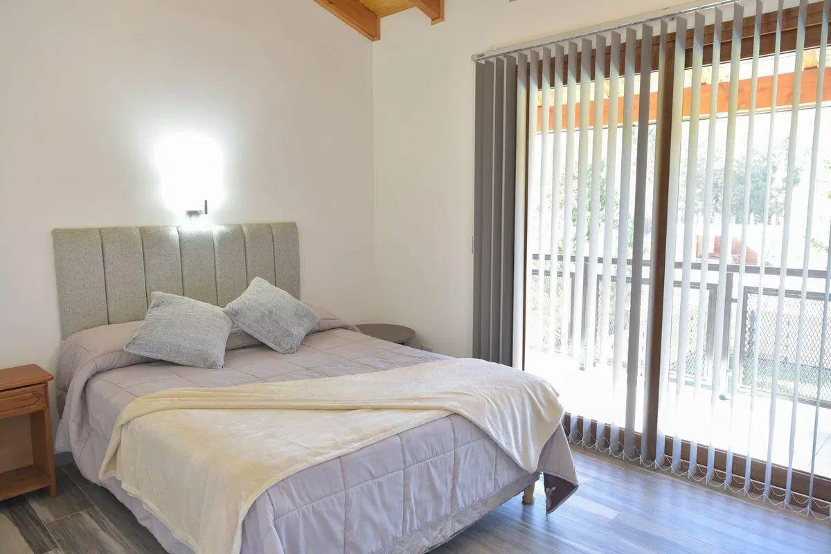 HERMOSA CASA EN BARRIO DOS VALLES 4